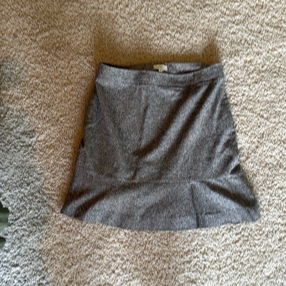 Ann Taylor loft size 12 tweed knee length skirt with side zipper worn once